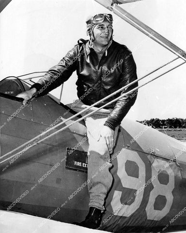 crp-14263 1942 news photo WWII college football All American Tom Harmon USAAF Aviation Cadet in trainer airplane crp-14263