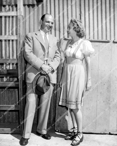 crp-14412 1940's candid Evelyn Keyes and director or producer maybe unknown film crp-14412