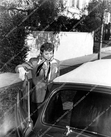 crp-14557 1944 Evelyn Keyes getting in her car and heading for studio crp-14557