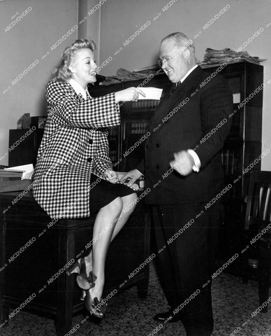 crp-14578 1942 Evelyn Keyes w city & DMV officials WWII A Card gas rationing compliance campaign crp-14578
