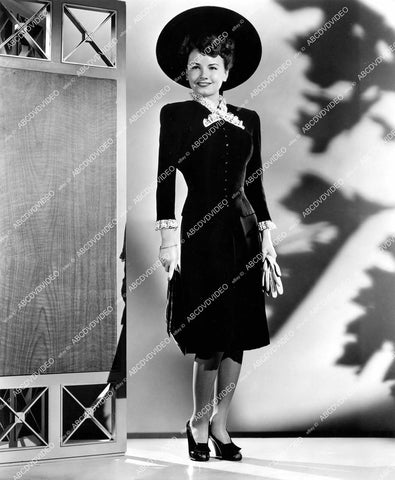 crp-15047 1941 Janet Blair models new fashion crp-15047