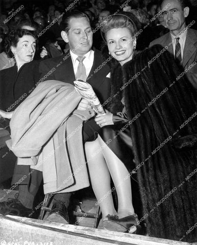 crp-15085 1946 Janet Blair and husband Lou Busch attend Ice Capades of 1946 opening night crp-15085