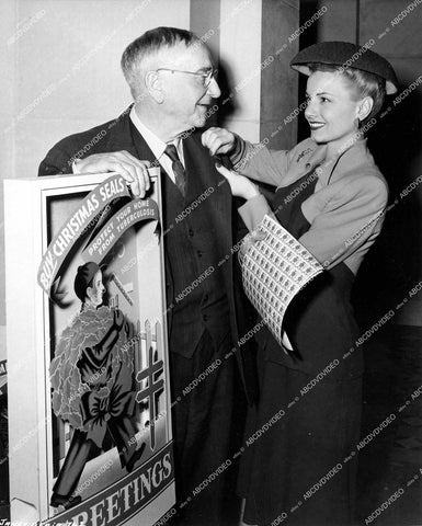 crp-15095 1945 Mayor George H Moore, Janet Blair tuberculosis PSA Christmas Seals promo crp-15095