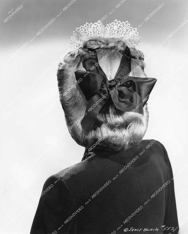 crp-15105 1944 Janet Blair shows off favorite cocktail hat and hairdo crp-15105