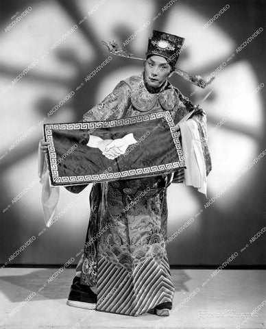 crp-15183 1930's Chinese actor Ja Kwan, Kwan Hung-ping live stage act "An Evening in Cathay" crp-15183