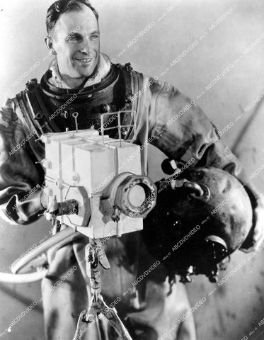 crp-15187 1938 Capt John D Craig w scuba deep sea diving suit & underwater camera crp-15187