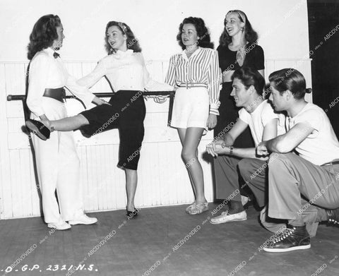 crp-15220 1940's Gloria Henry & girls (Marguerite Chapman?) get instruction at ballet bar crp-15220