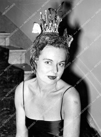 crp-15349 1949 Mrs Edward Eily of NYC w prize winning hat Most Beautiful Head-Dress charity for hospitalized veterans crp-15349