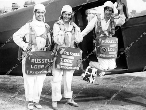 crp-15357 1931 aviation all girl parachuting team for Russell Lobe Parachute company crp-15357