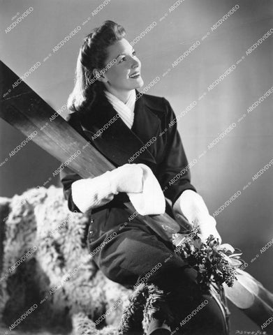crp-15380 1941 beautiful Margaret Hayes w her snow skis crp-15380