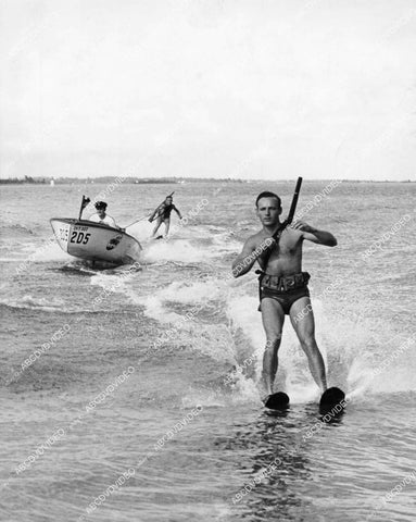 crp-15427 1941 WWII water ski troops train for beach landings crp-15427
