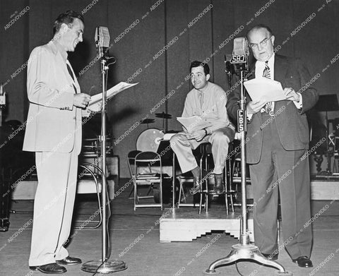 crp-15439 1944 Humphrey Bogart, Pvt Jerry Hausner, Victor Moore for AFRS Armed Forces Radio Service crp-15439