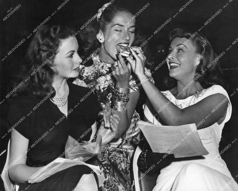 crp-15490 1944 Jeanne Crain, Jinx Falkenburg, Paulette Goddard for AFRS Armed Forces Radio Service crp-15490