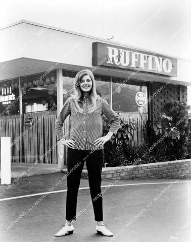 crp-15620 1968 Cristina Ferrare w her new Hollywood Restaurant Ruffino crp-15620