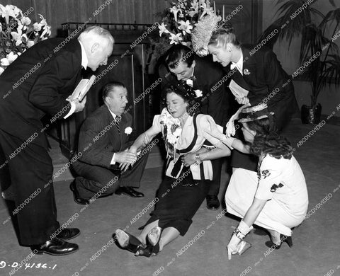 crp-16149 1949 Barbara Jo Allen, Stephen Roberts, Johnny Kascier, Pat O'Malley, Lois Austin, Judy Malcolm Vera Vague short subject film A Miss in a Mess crp-16149