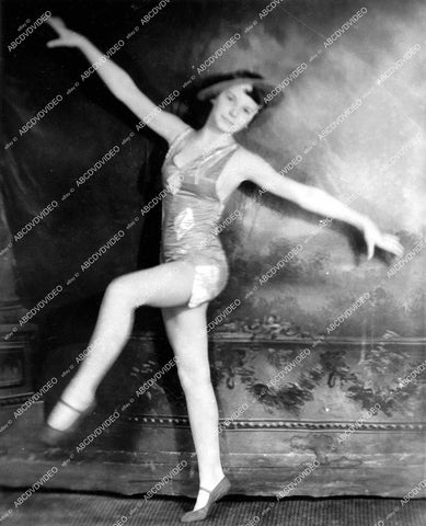 crp-16493 1941 12 yo Janet Blair at dance school crp-16493