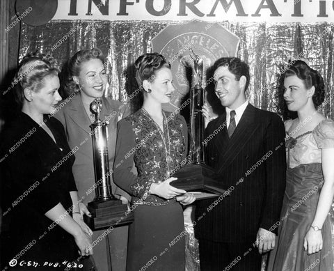 crp-16518 1944 Janet Blair (best coiffure hair-do 1943 award) Winifred Meyer, Charlotte Hunt, Mr Garrett, Lynn Sutton crp-16518