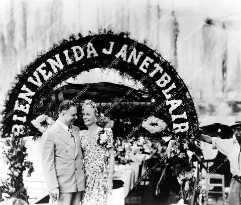 crp-16532 1945 Janet Blair welcomed to Mexico by Alejandre Buelna film Tonight and Every Night crp-16532