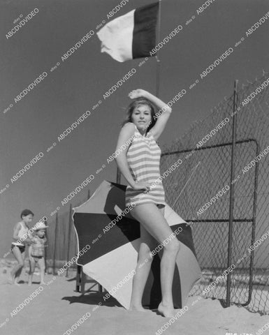 crp-01665 1963 sexy Liliane Brousse striking a pose at the beach Hammer film Maniac crp-01665