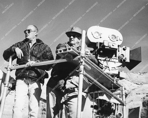 crp-17248 1965 director John Sturges sits on the camera boom film The Hallelujah Trail crp-17248