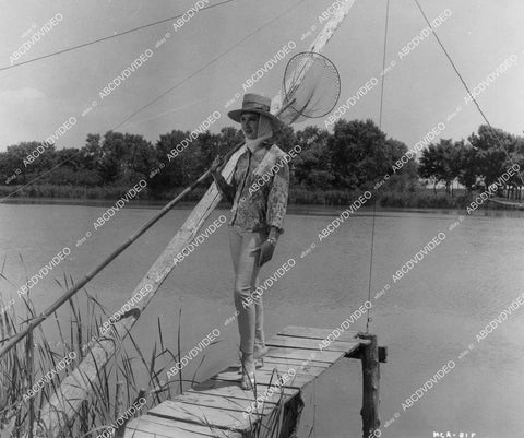 crp-01724 1963 Justine Lord goes fishing w a net Hammer film Maniac crp-01724