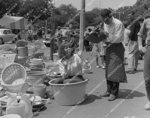 crp-01754 1963 candid Liliane Brousse does some shopping on location Hammer film Maniac crp-01754