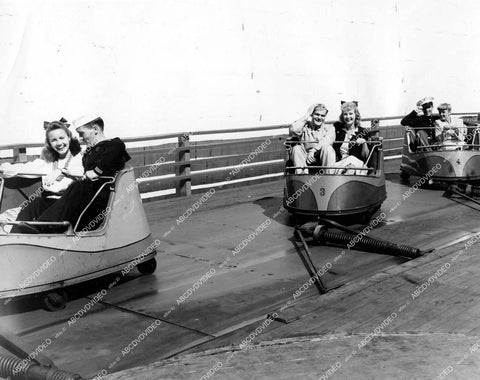 crp-17824 1941 Joan Blondell, Janet Blair, Binnie Barnes at amusement park film Three Girls About Town crp-17824