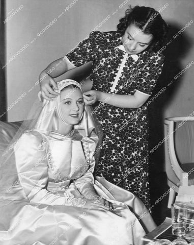 crp-18445 1937 Florence Rice gets wardrobe adjustment film Double Wedding crp-18445