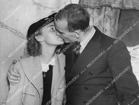 crp-01872 1938 Crew of Five Rescued at Sea Capt Hans G Milton gets kiss from wife after stranded at sea crp-01872