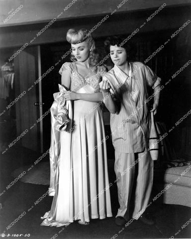 crp-18977 1944 Lynn Merrick, Jeff Donnell film Nine Girls crp-18977