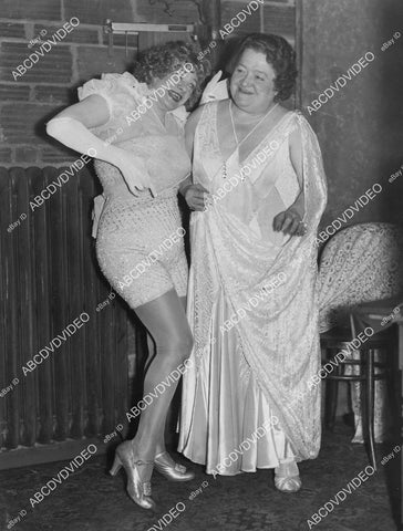 crp-01994 1932 opera singer MME Liusa Tetrazzini, comedienne Eva Tanguay reunion at Boston Theatre crp-01994
