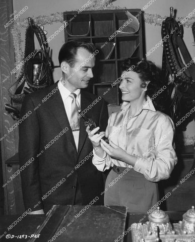 crp-02080 1954 candid Donna Reed gets visit from her brother Keith Mullinger film Three Hours to Kill crp-02080