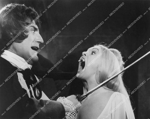 crp-02506 1971 Michael Johnson, Yutte Stensgaard Hammer Horror film Lust for a Vampire crp-02506