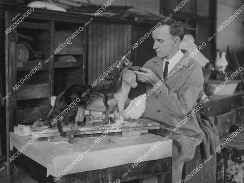 crp-02540 1921 NYC Natural History Museum worker fitting skin on dachshund dog model crp-02540