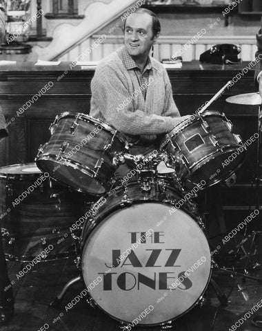 crp-02889 1986 Bob Newhart at the drums to reunite college jazz band TV Newhart crp-02889