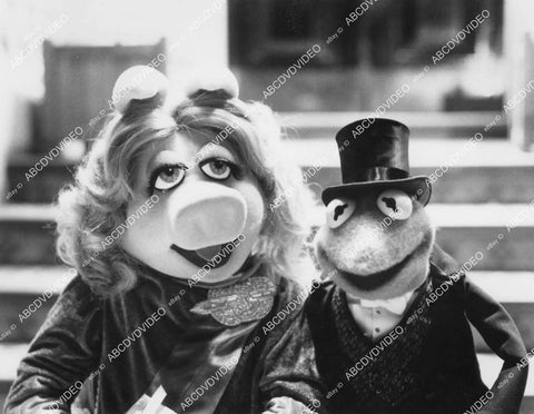 crp-03324 1981 Miss Piggy, Kermit the Frog film The Great Muppet Caper crp-03324
