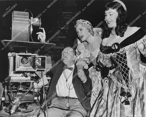 crp-03522 1950 opera singers Blanche Thebom, Dorothy Kirsten cameraman Joe Ruttenberg Great Caruso crp-03522