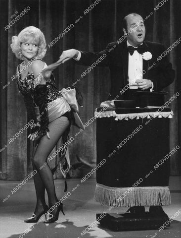 crp-00363 1974 Dom DeLuise does magic w assistant Louisa Moritz TV Lotsa Luck crp-00363