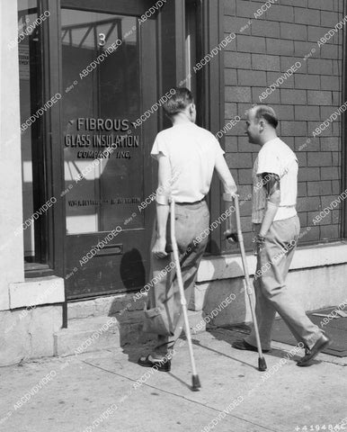 crp-00374 1951 news photo disabled veterans Thomas Hughes Leon Ziomek w company only hires disabled vets crp-00374