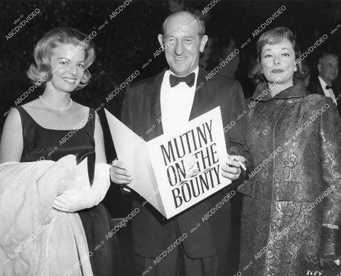 crp-03751 1962 Jo Anne Lang, Mr & Mrs Aaron Rosenberg attend film premiere Mutiny on the Bounty crp-03751