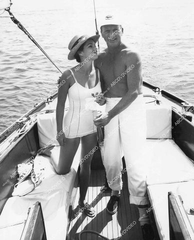 crp-03851 1957 newlyweds Dan Dailey, Claire Kelly in swimwear on sailing boat film Underwater Warrior crp-03851