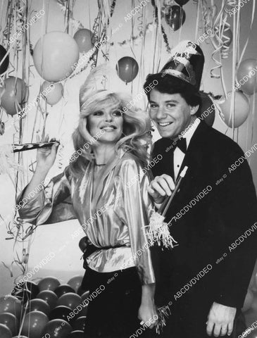 crp-03979 1982 Lydia Cornell & Anson Williams TV New Year's Eve celebration crp-03979