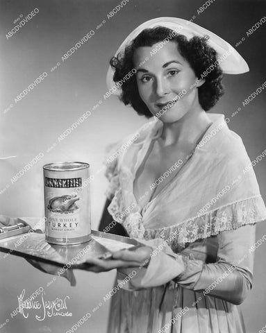 crp-00408 1949 Betty Bennett serves Thanksgiving dinner out of a can NBC radio Hometowners crp-00408