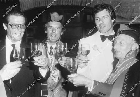 crp-04206 1980's Roger Moore, Christopher Reeve wine tasting TV Lifestyles of the Rich & Famous crp-04206