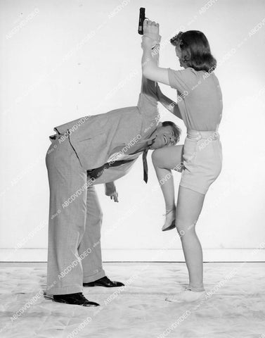 crp-04335 1942 cutie Hazel Smith, Samuel Cummings Pete Smith short subject Self Defense crp-04335