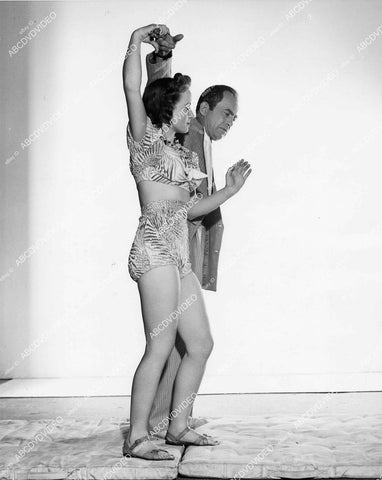 crp-04339 1942 cutie Hazel Smith, Samuel Cummings Pete Smith short subject Self Defense crp-04339