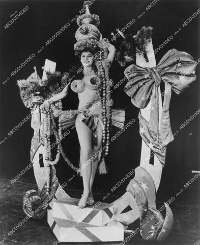 crp-00434 1959 sexy Denise McLaglen in skimpy bikini as stripper Broadway Musical play Gypsy opening night crp-00434