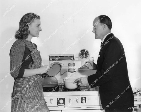 crp-04353 1941 Ann Morriss home ec cooking Pete Smith short subject Penny to the Rescue crp-04353