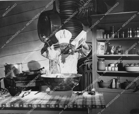 crp-04431 1944 chef Joe Besser makes a concoction in kitchen film Hey, Rookie crp-04431