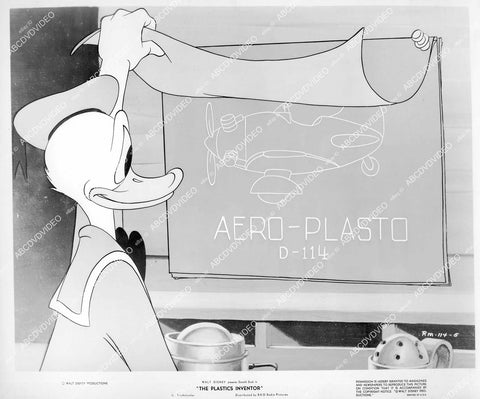 crp-04531 1944 photo Disney animated characters Donald Duck Plastics Inventor crp-04531